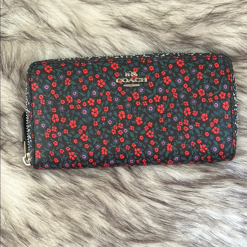 Coach Mixed Flower Ranch Accordion zip wallet